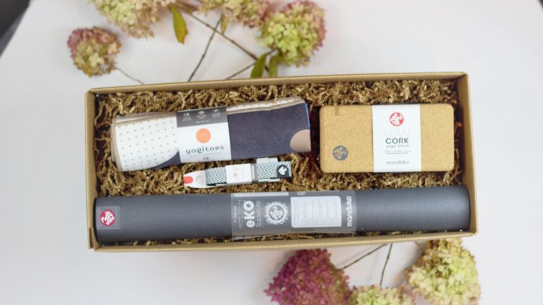 Sustainable gift box sets yoga gift box with flowers