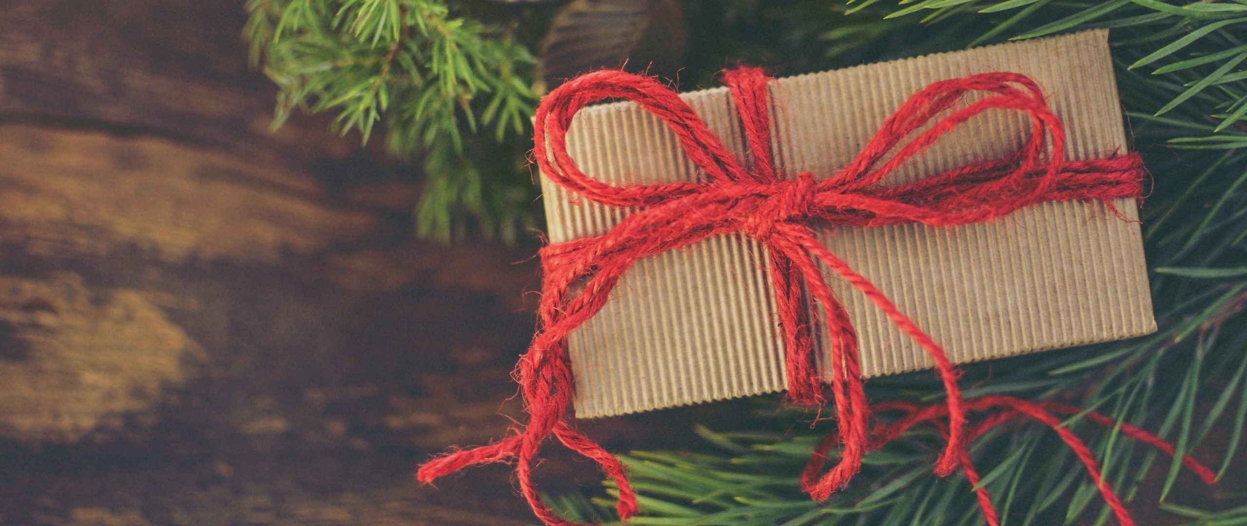 Sustainable holiday gift wrapping